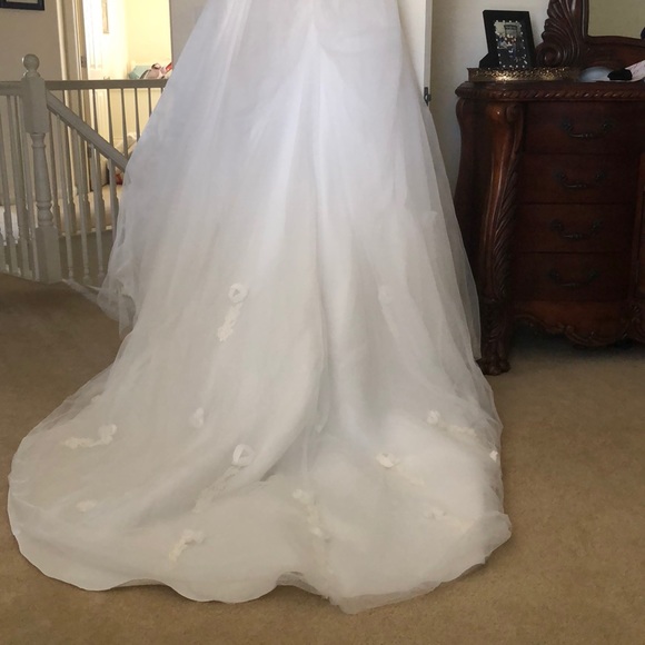 Wedding Dress - Picture 2 of 8